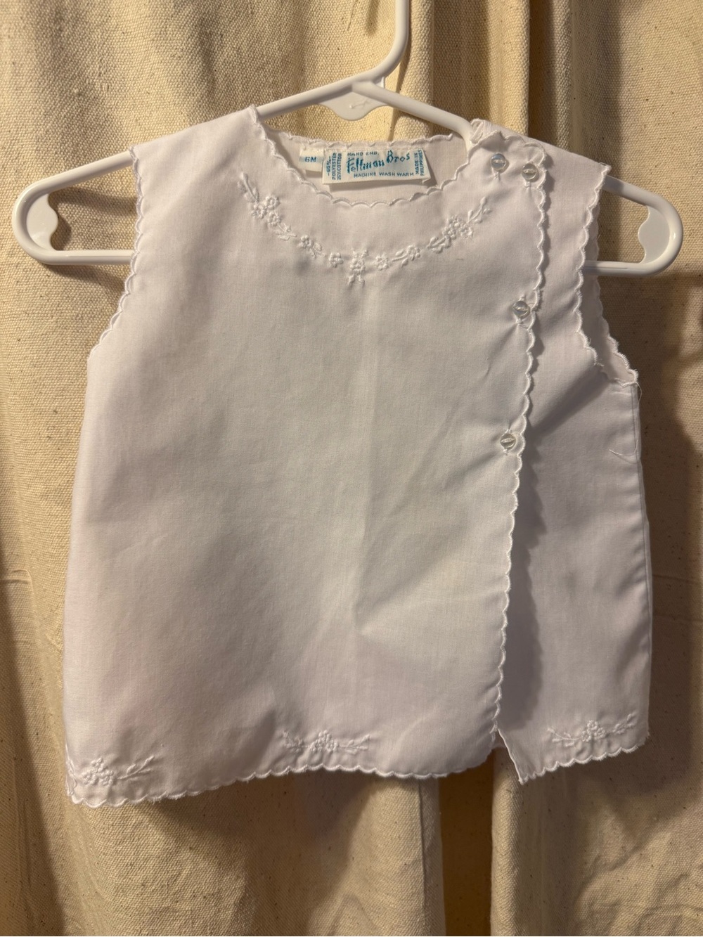 Vintage Feldman Bros. White Embroidered Baby Top with Scallop Trim. Sz. 6 mos